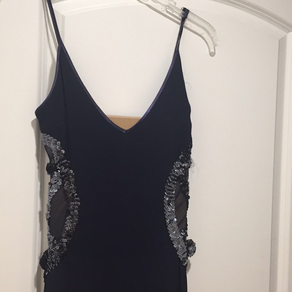 Fits body like a glove (navy blue)